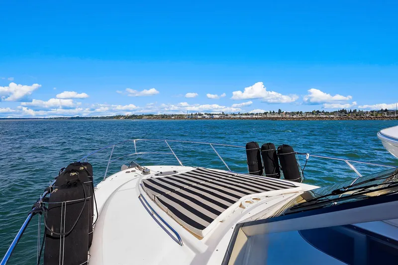 Adventurus Yacht Photos Pics Foredeck