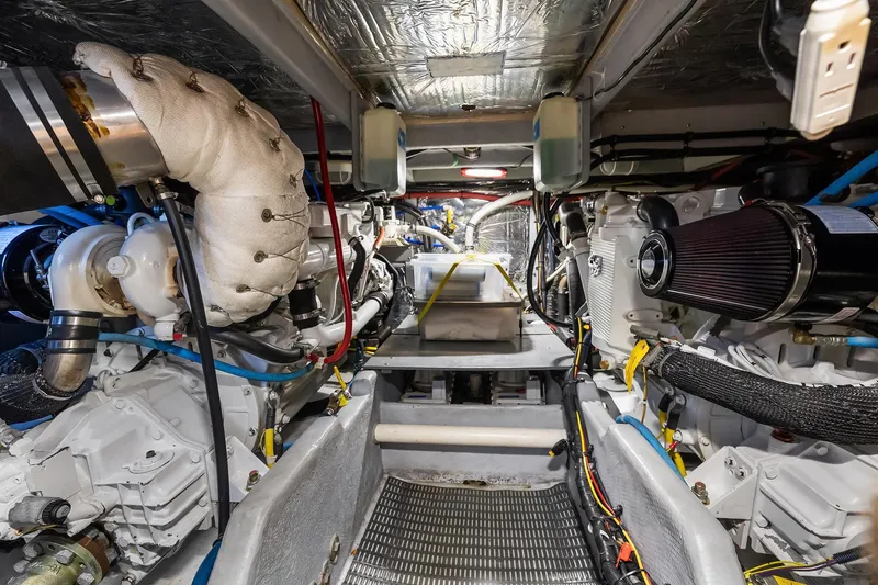 Adventurus Yacht Photos Pics Engine Room