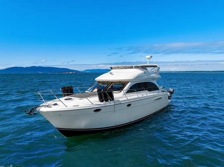 Adventurus Yacht Photos Pics Port Bow Profile