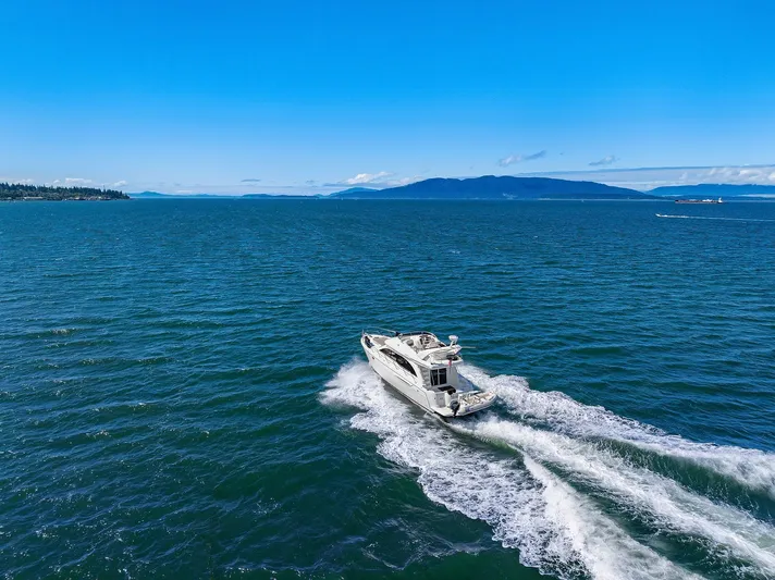 Adventurus Yacht Photos Pics Running Aerial