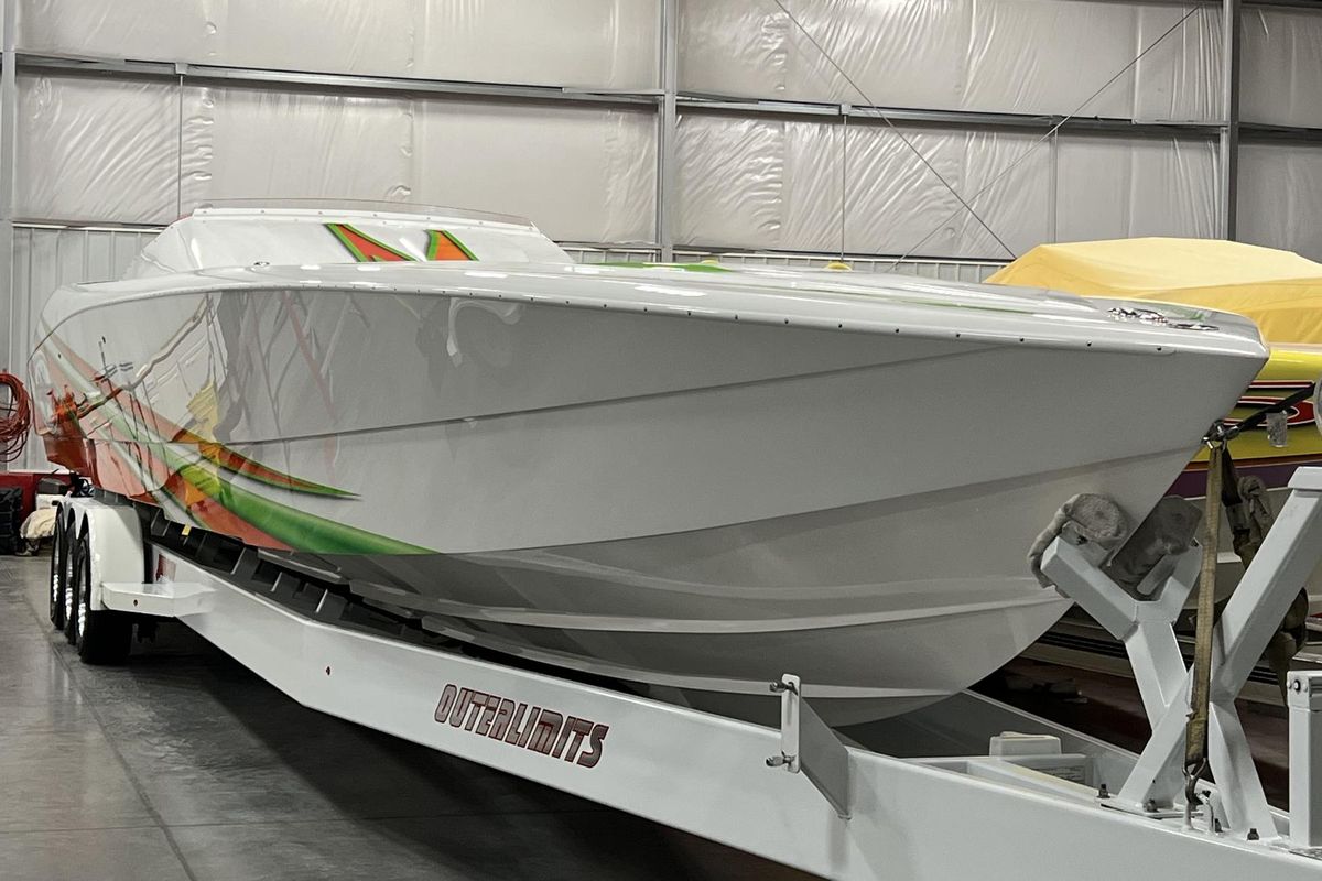 2015 Outerlimits 50 