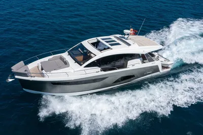 2017 Sealine C530