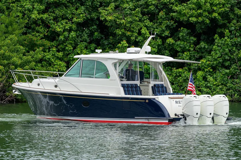 Renie Vee Yacht Photos Pics Hinckley 40X Renie Vie- Profile