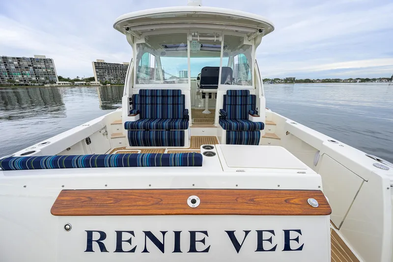 Renie Vee Yacht Photos Pics Hinckley 40X Renie Vie- Renie Vee