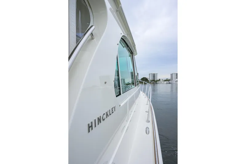 Renie Vee Yacht Photos Pics Hinckley 40X Renie Vie- Hinckley