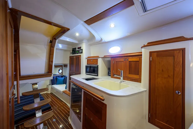 Renie Vee Yacht Photos Pics Hinckley 40X Renie Vie- Galley