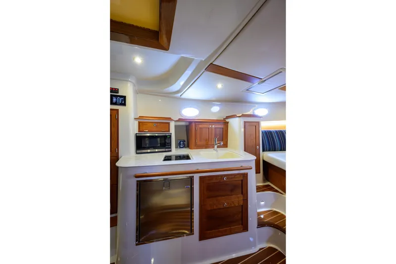 Renie Vee Yacht Photos Pics Hinckley 40X Renie Vie- Galley