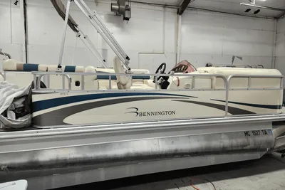 Bennington 2075 GL