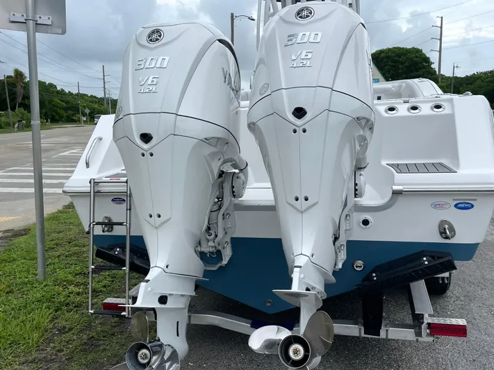  Yacht Photos Pics 2026 Tidewater 282 CC Adventure with dual Yamaha 300 V6 outboard engines.