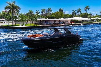 Cruisers Yachts 38 GLS