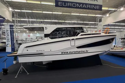 2024 Delphia 10 sedan