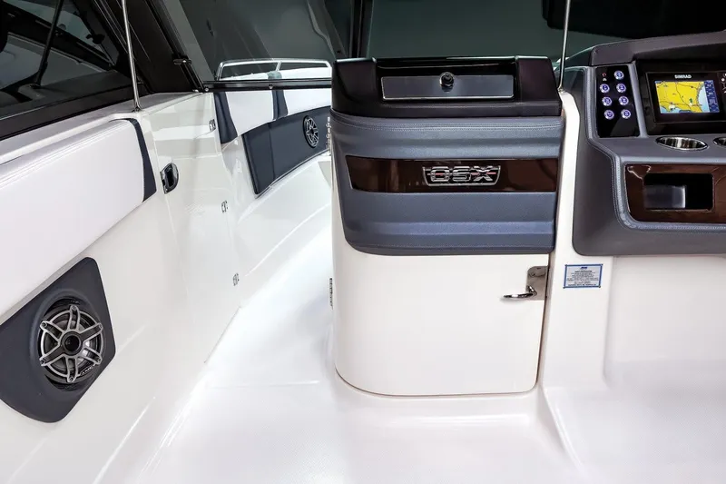  Yacht Photos Pics Manufacturer Provided Image