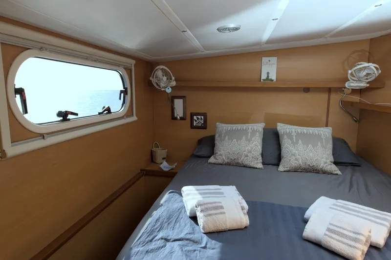 Blue Moon Yacht Photos Pics 