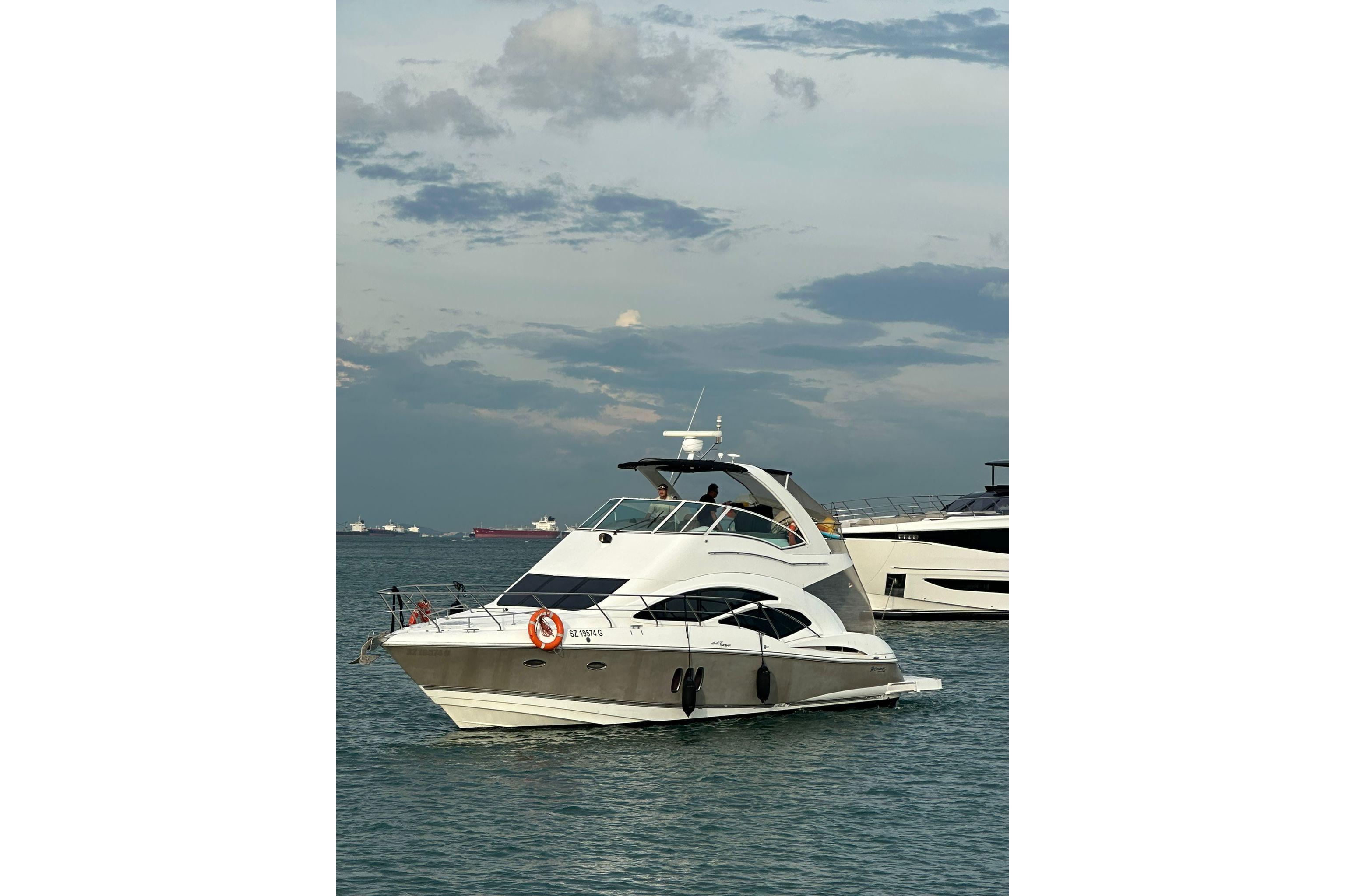 2012 Cruisers Yachts 447 Sport Sedan