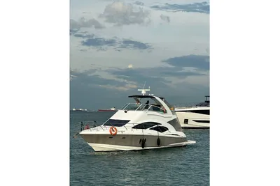 2012 Cruisers Yachts 447 Sport Sedan