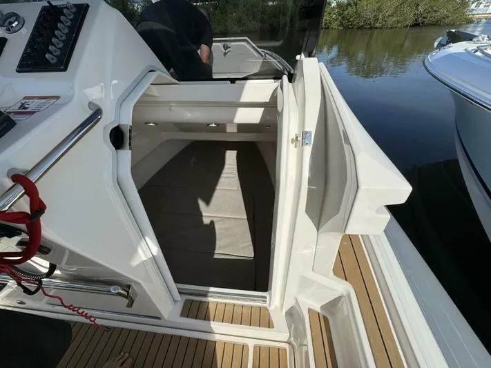  Yacht Photos Pics Cabin Access