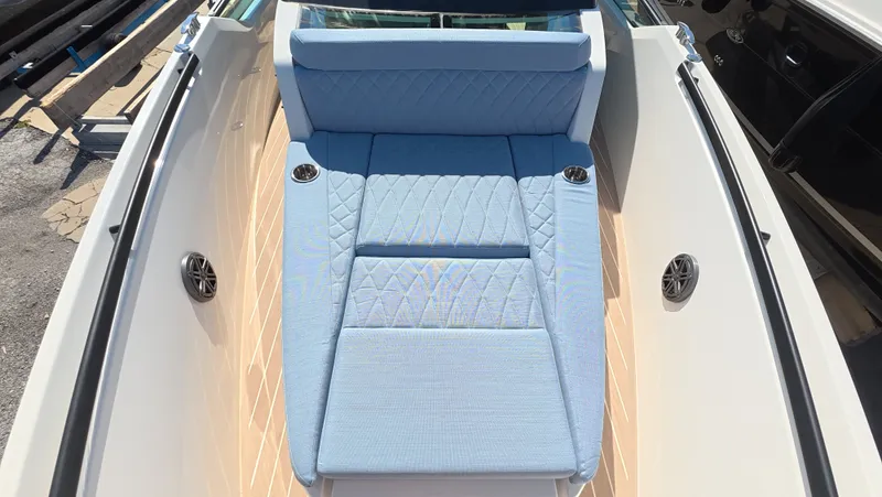 Trasea Yacht Photos Pics Saxdor SX 320 GTO 2025 with blue upholstery and speakers.