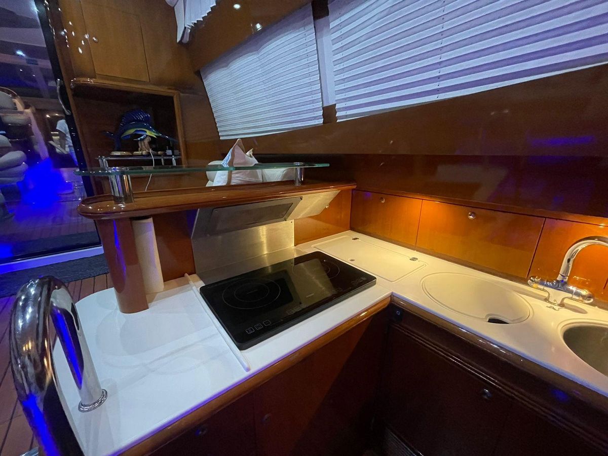 2006 Prestige 46 