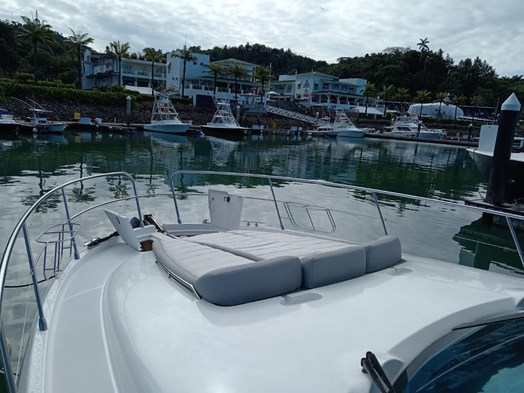 2006 Prestige 46 