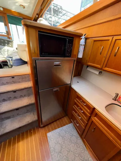 Allie Marie Yacht Photos Pics 