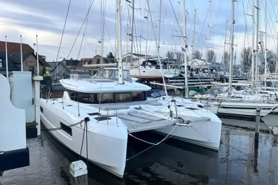 Lagoon 43