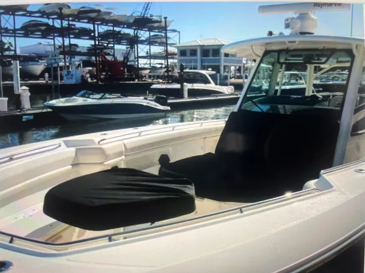  Yacht Photos Pics Covered Bow Table