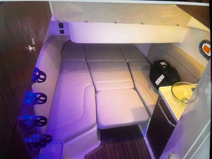  Yacht Photos Pics Sleeping Cuddy