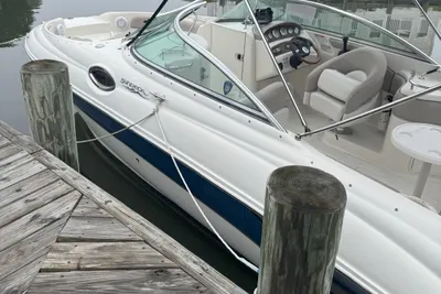 Sea Ray 240 Sundeck