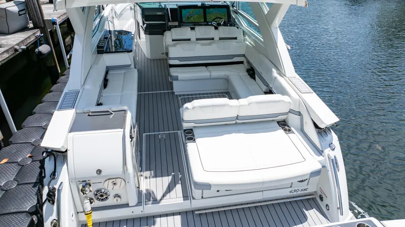  Yacht Photos Pics 2021 Formula 430 Super Sport Crossover luxury boat with spacious seating and modern design.