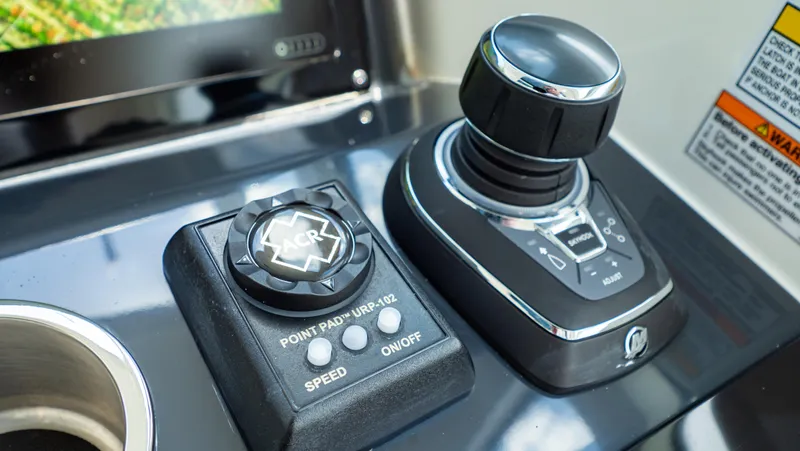  Yacht Photos Pics 2021 Formula 430 Super Sport Crossover joystick and control panel close-up.