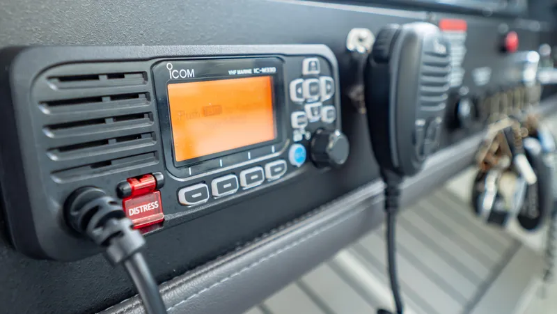  Yacht Photos Pics ICOM marine radio on 2021 Formula 430 Super Sport Crossover dashboard.