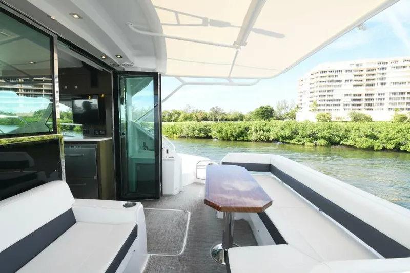 Grateful III Yacht Photos Pics Cockpit