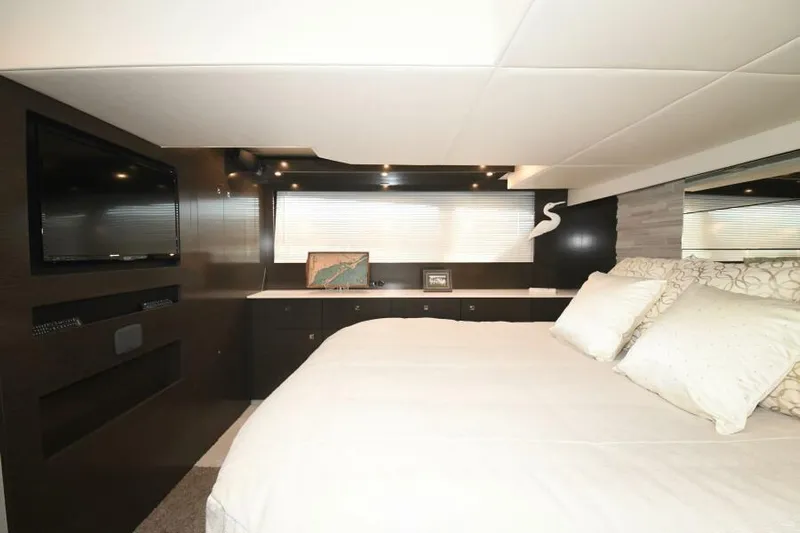 Grateful III Yacht Photos Pics Master Stateroom