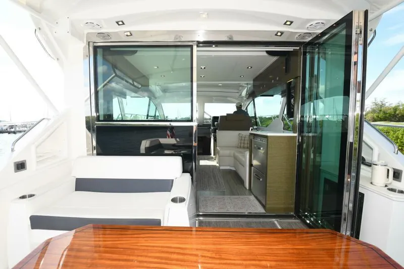 Grateful III Yacht Photos Pics Cockpit