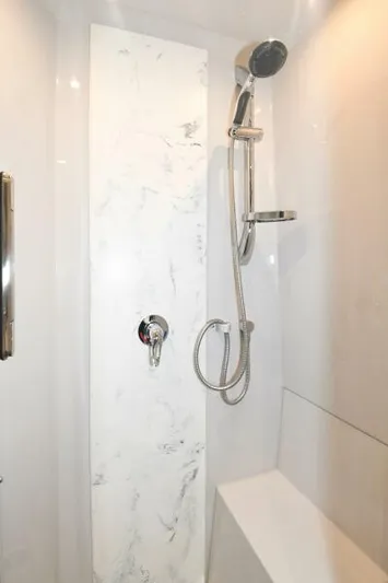 Grateful III Yacht Photos Pics Guest Head