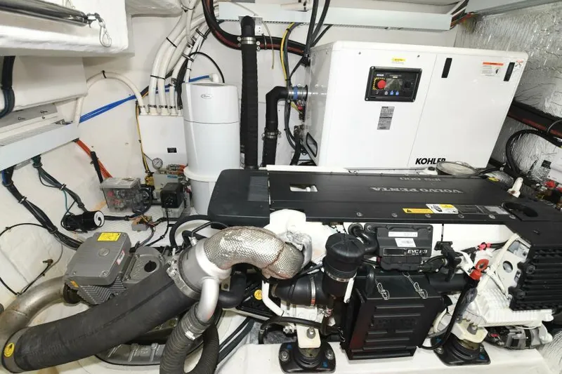 Grateful III Yacht Photos Pics Engine Room