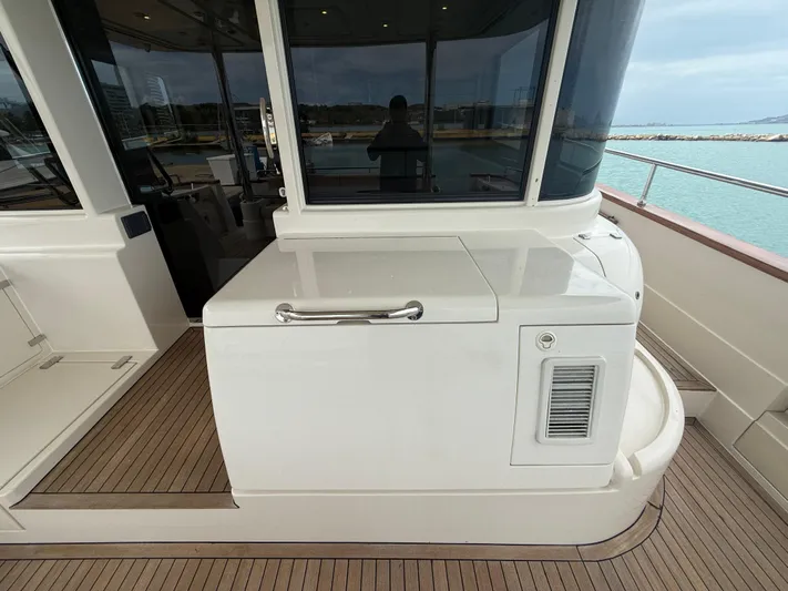  Yacht Photos Pics Apreamare 65 Maestro yacht deck, 2011 model, featuring sleek design and ocean view.