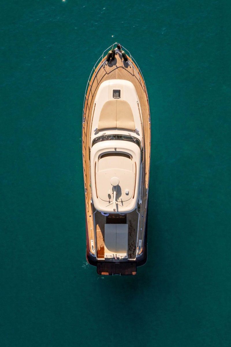 2006 Mochi Craft 52 