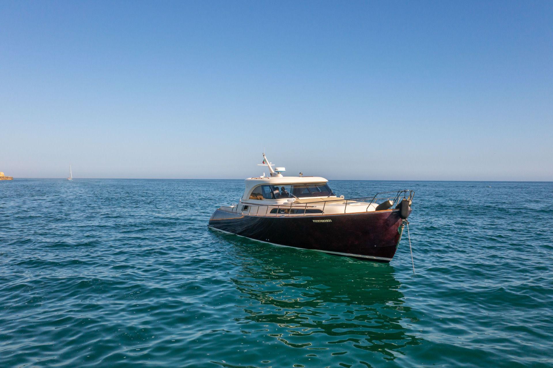 THE CRAFT 56° Mochi Craft boats for sale | YachtWorld