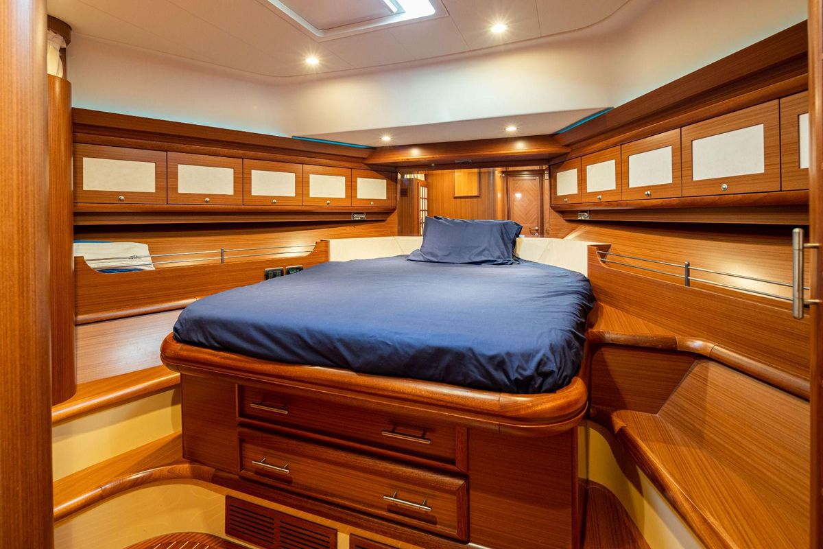2006 Mochi Craft 52 