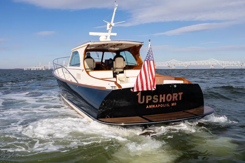 Upshort Yacht Photos Pics 
