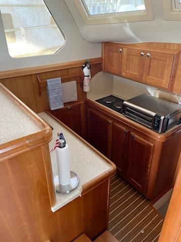 2005 Mainship 34 Trawler