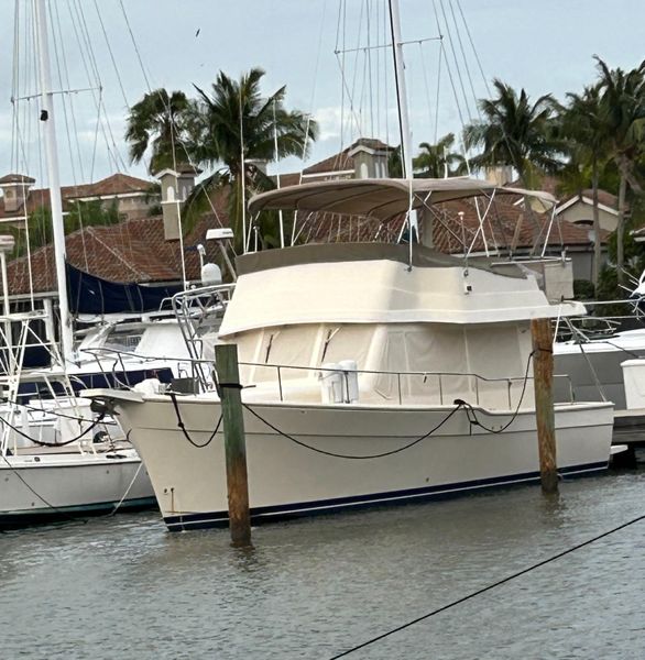 2005 Mainship 34 Trawler