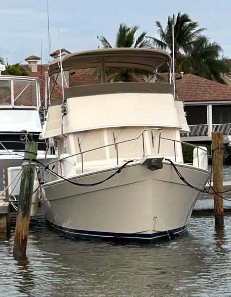 2005 Mainship 34 Trawler