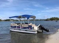 2017 Sun Tracker Party Barge