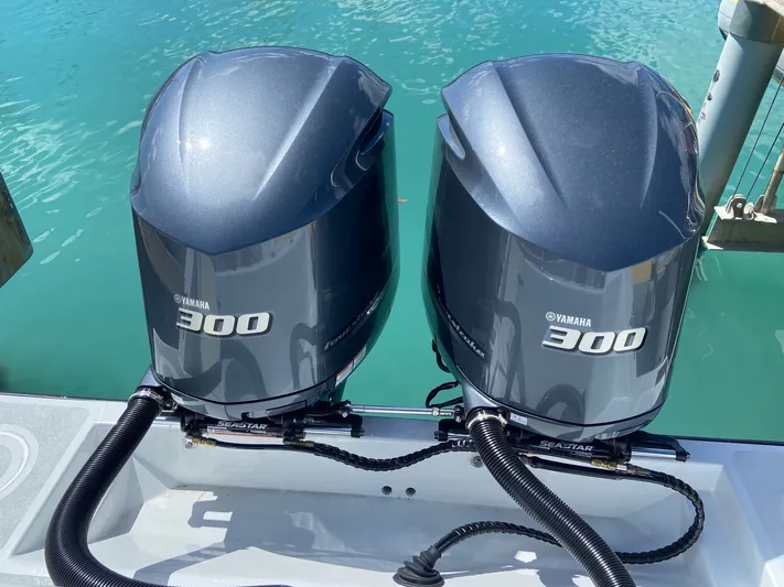 Swell Chaser Yacht Photos Pics Two Yamaha 300 outboard motors on a 2005 Contender 31 boat.