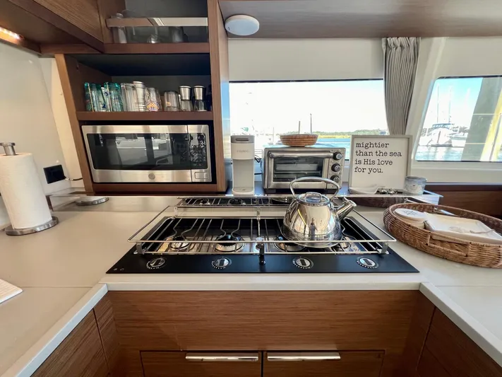 Eden Yacht Photos Pics 