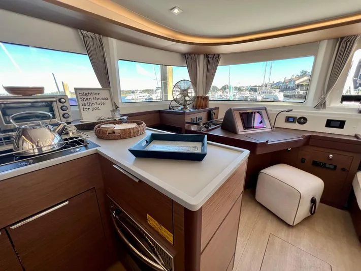 Eden Yacht Photos Pics 