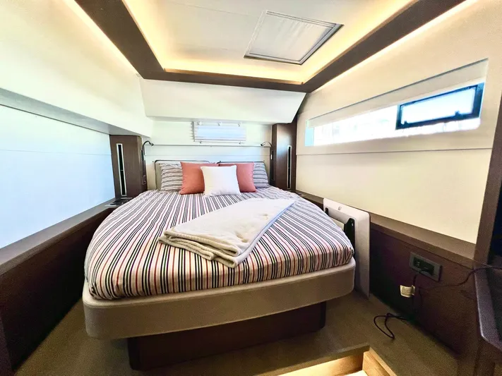 Eden Yacht Photos Pics 