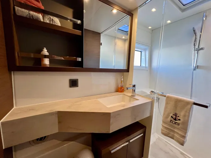 Eden Yacht Photos Pics 